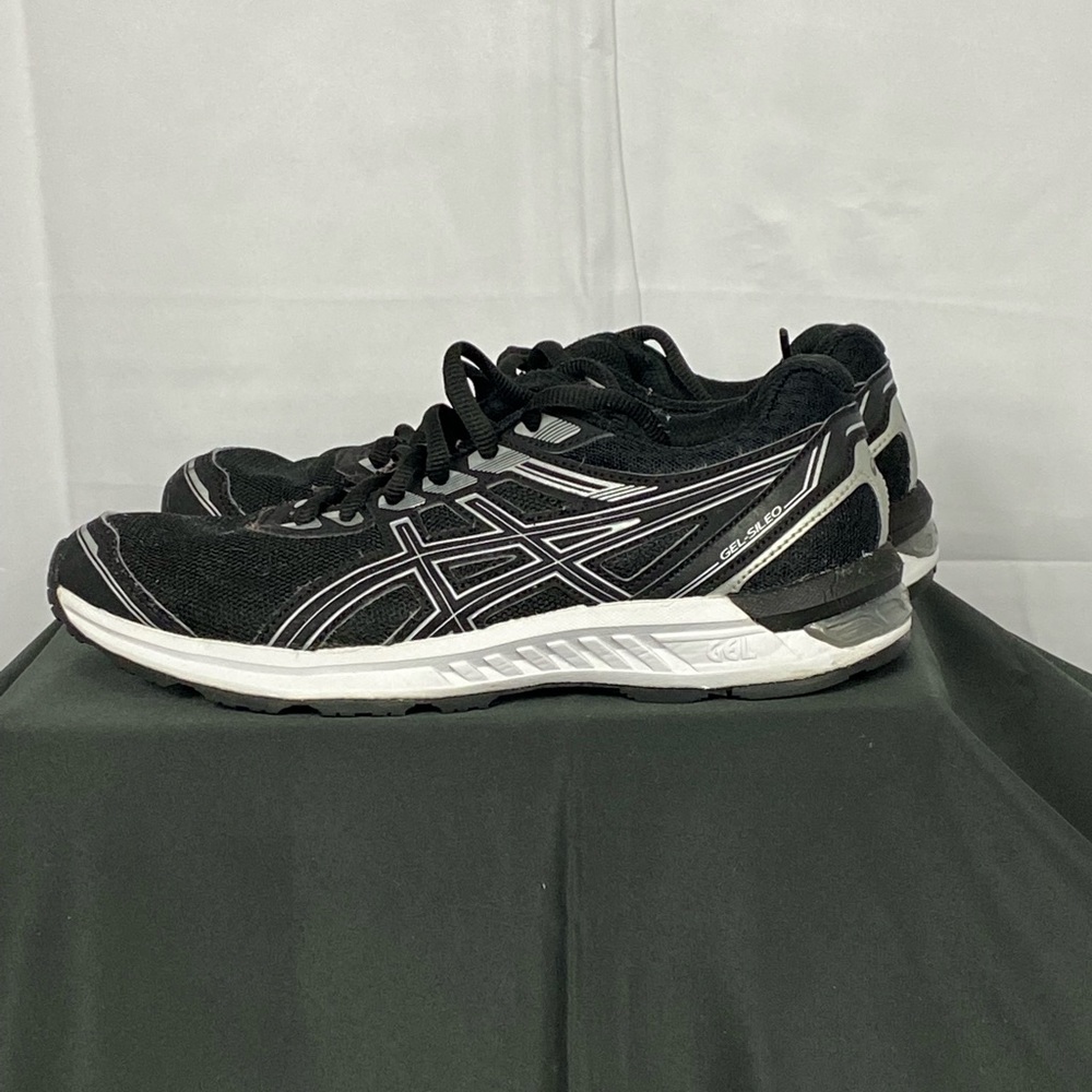 Women’s ASICS Gel Sileo